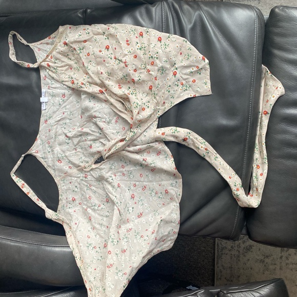 Grey Sweetheart Floral Wrap Top - Picture 5 of 8